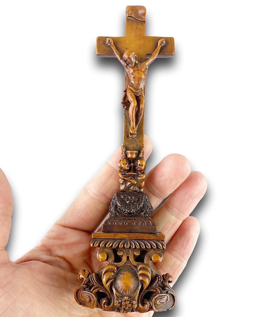 Pendentif Cruciforme En Buis. Français, XVIe Et XVIIe Siècles.-photo-3