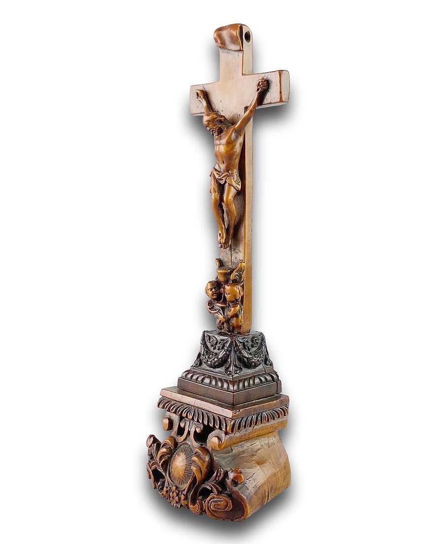 Pendentif Cruciforme En Buis. Français, XVIe Et XVIIe Siècles.-photo-3
