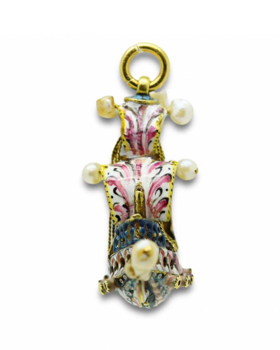 Pendant Set With Gold, Enamel And Pearls In The Shape Of A Ship. Spanish, Around 1700.-photo-1