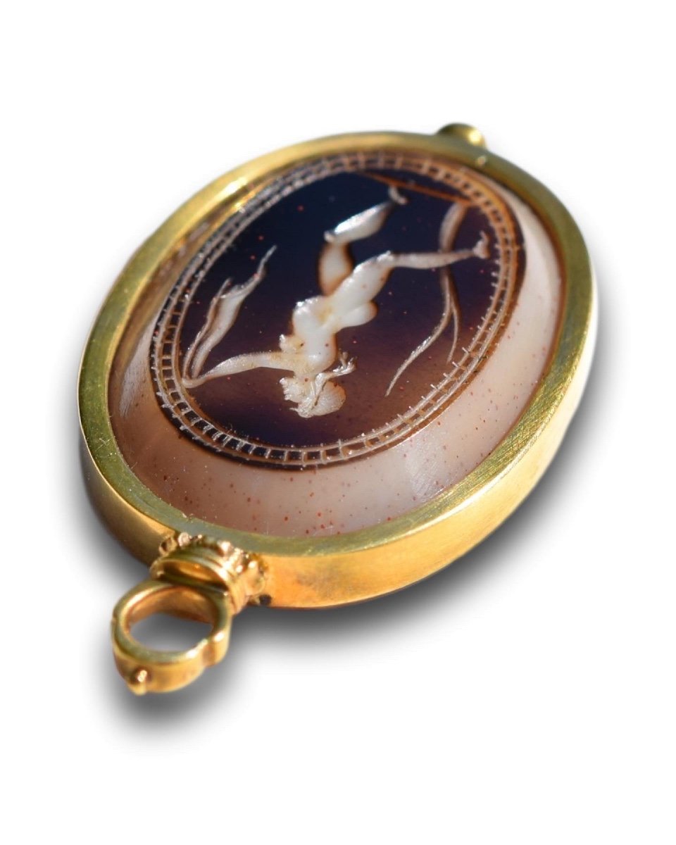 Gold Pendant With An Agate Intaglio Of The Bathing Venus. Italian, C.1700.-photo-3