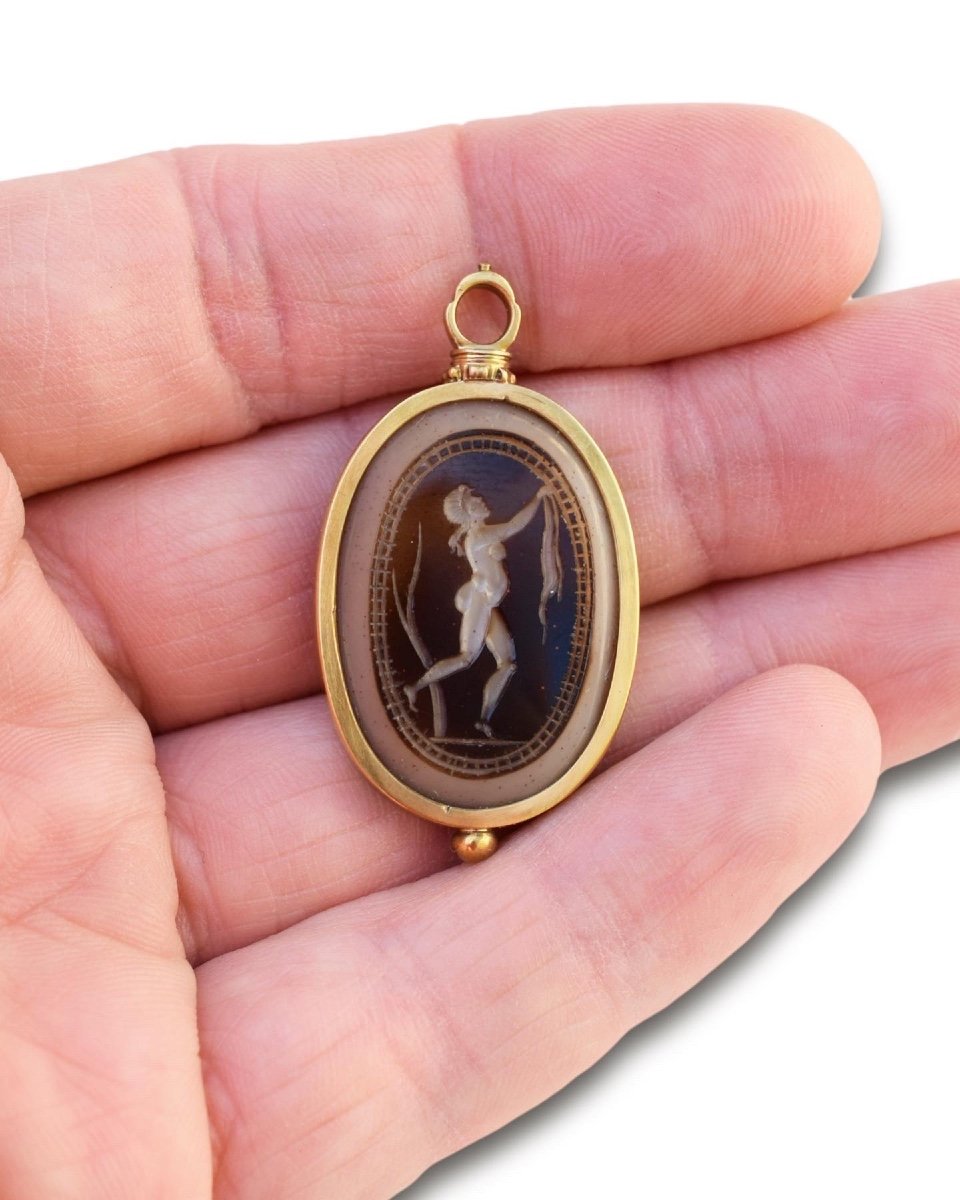 Gold Pendant With An Agate Intaglio Of The Bathing Venus. Italian, C.1700.-photo-4