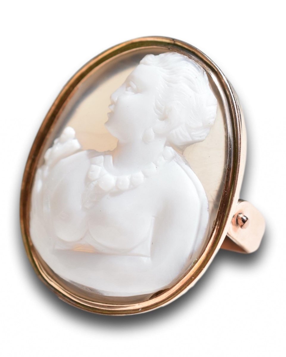 Gold Ring With An Agate Cameo Of Abundance Or Ceres. Italian, 16th Century.-photo-3