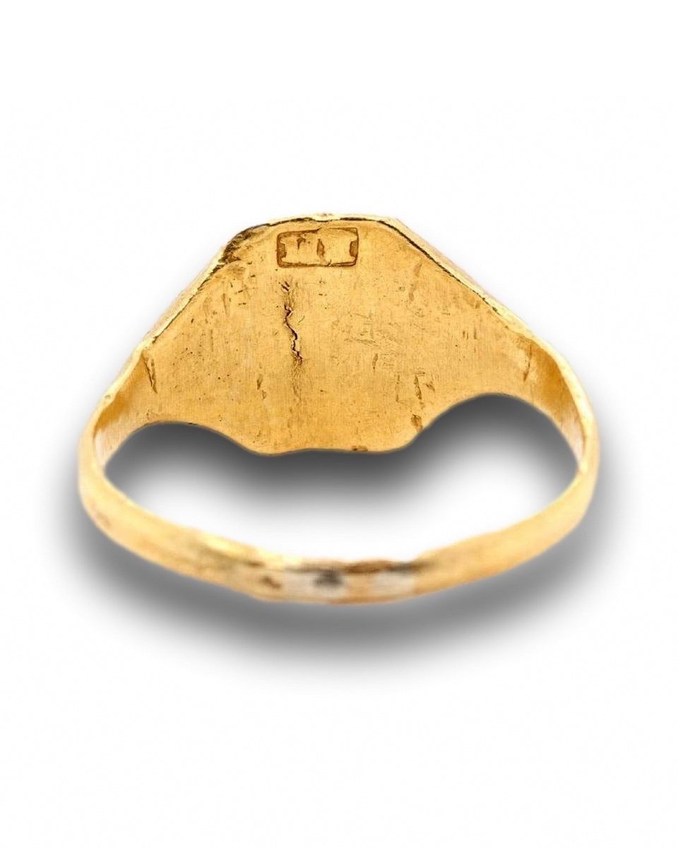 Chevalière En Or Fin Carat Gravée d'Un Faucon. Anglais, Début Du XVIIe Siècle. -photo-1