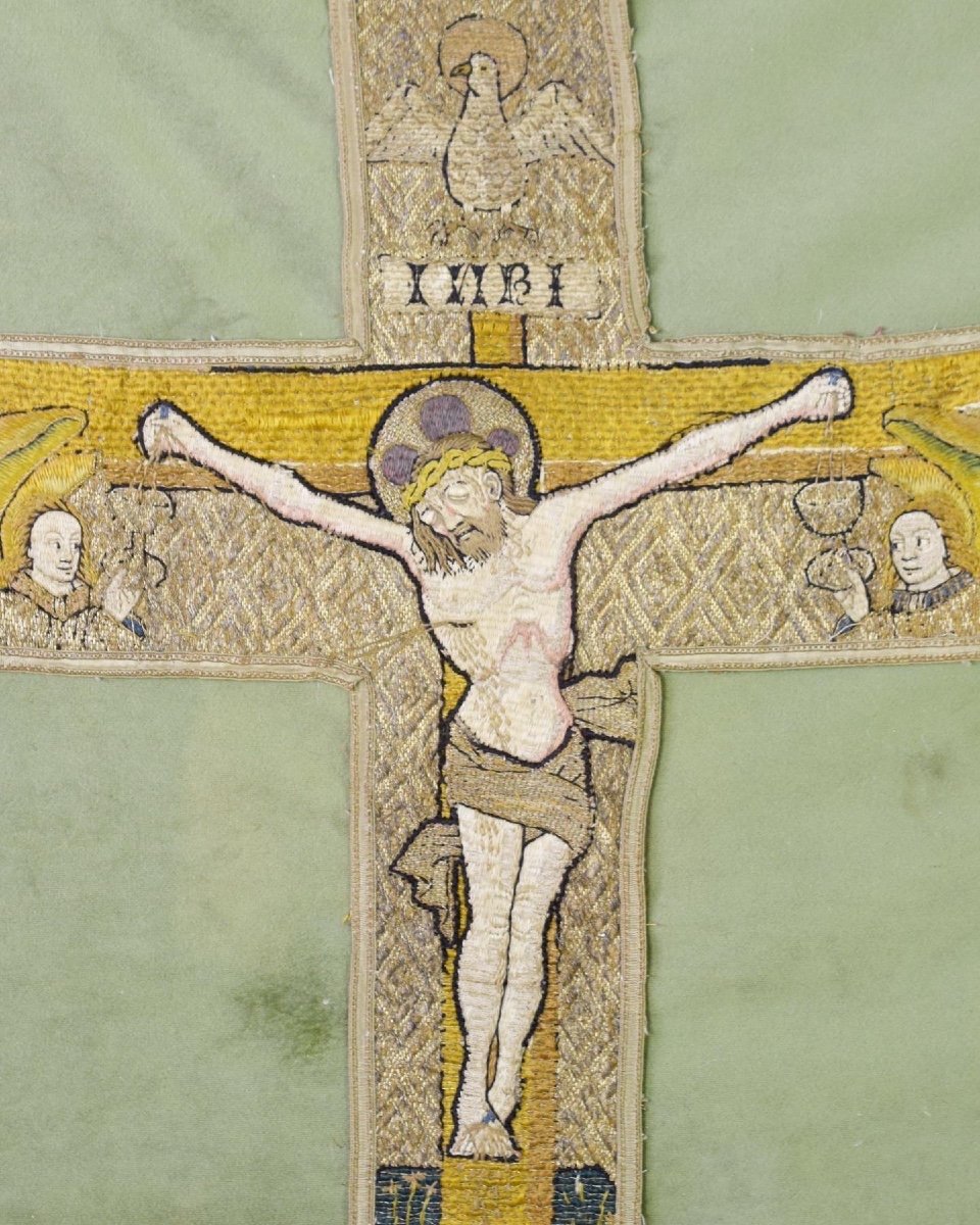 Opus Anglicanum; Panneau d'Orphrey Représentant La Crucifixion. Anglais, XVe Siècle.-photo-2