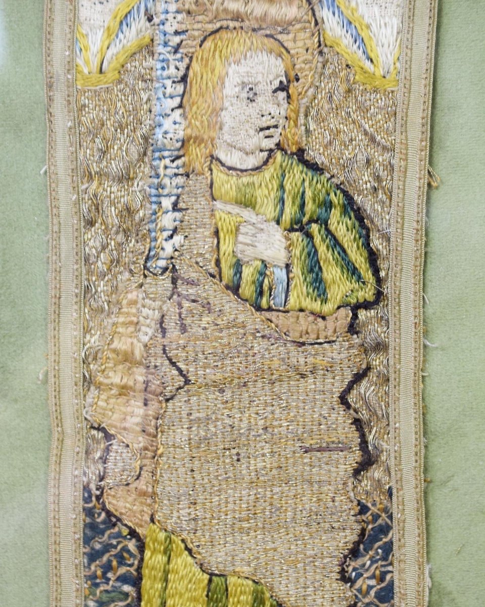 Opus Anglicanum; Panneau d'Orphrey Représentant La Crucifixion. Anglais, XVe Siècle.-photo-3