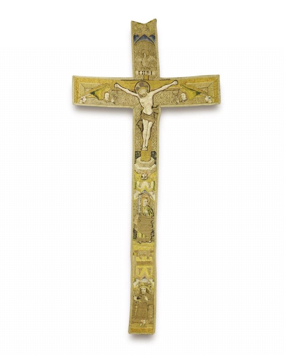 Opus Anglicanum; Panneau d'Orphrey Représentant La Crucifixion. Anglais, XVe Siècle.