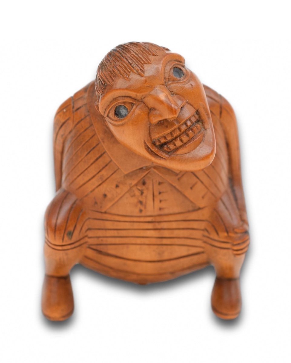 Amusing Snuff Box Of A Squatting Man. French, Early 19th Century.