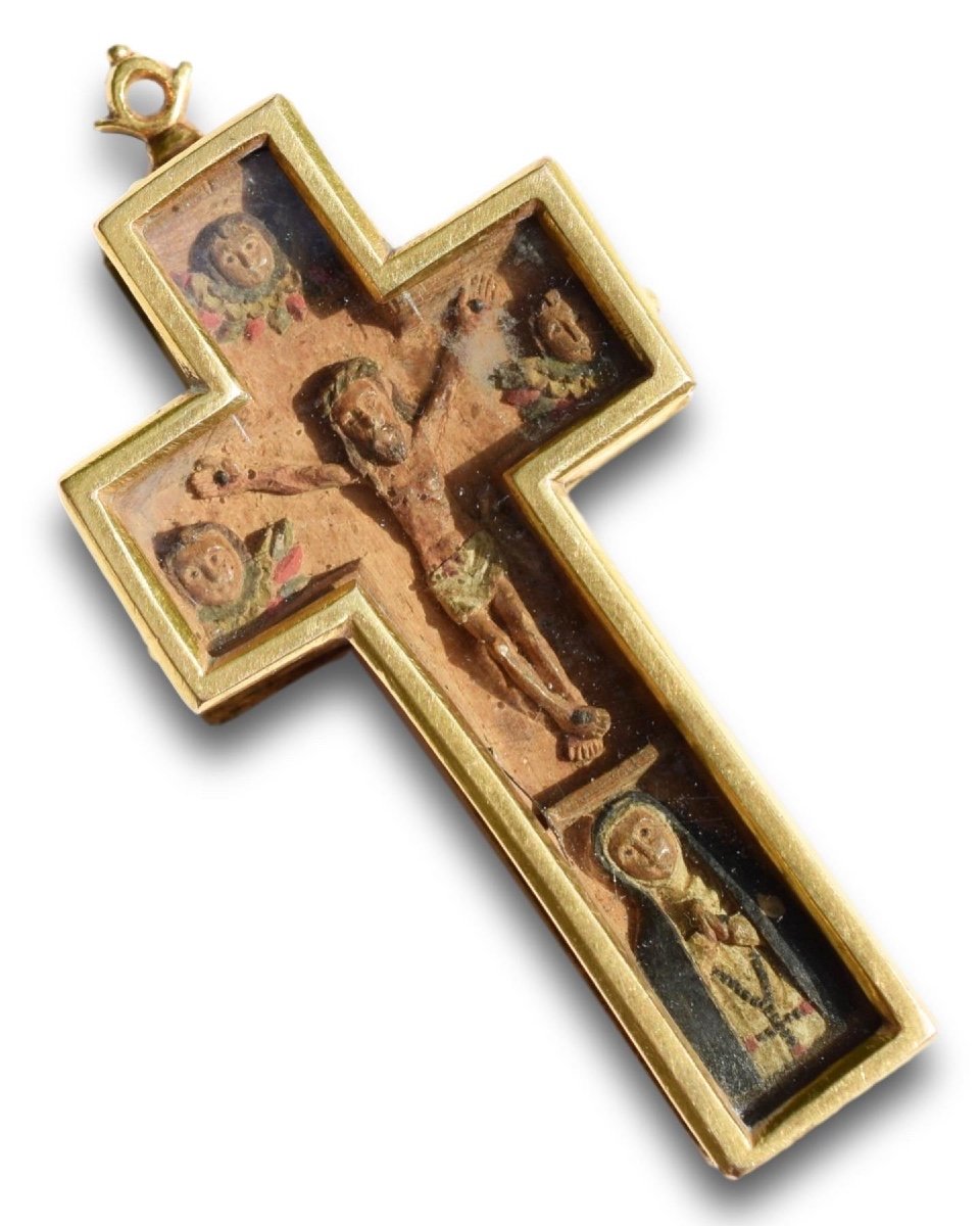 Extraordinary Gold Mounted Wooden Cross Pendant. Mexican, Around C.1600.-photo-3