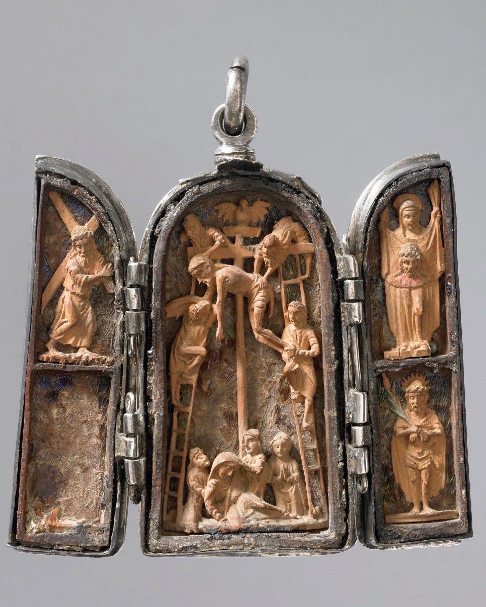 Extraordinaire Pendentif Croix En Bois Monté Sur Or. Mexicain, Vers 1600. -photo-6