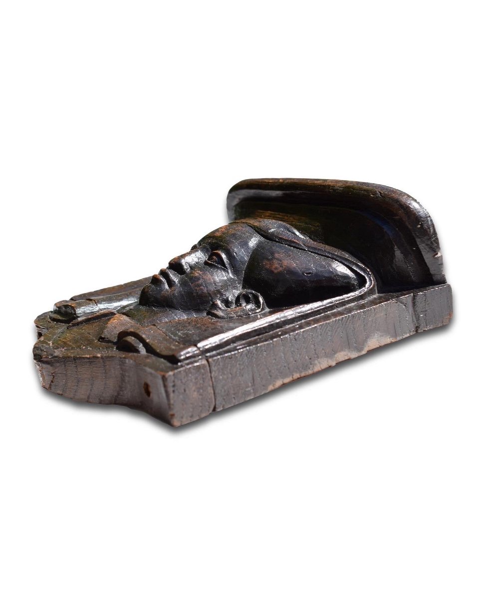 Misericord Of A Girl. Netherlandish, Circle Of Claes De Bruyn, 15th Century.-photo-2