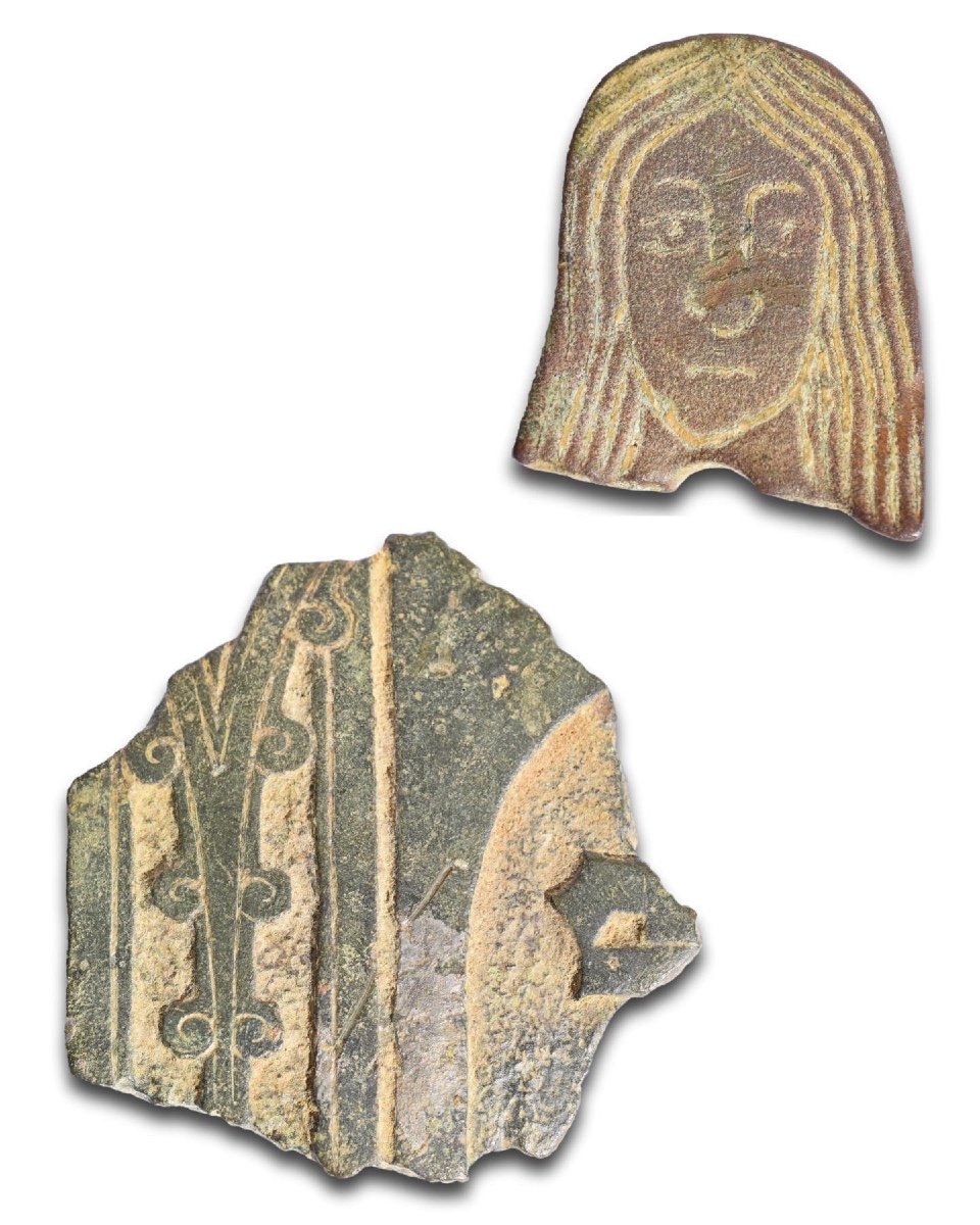 Deux Pièces Fragmentaires De Cuivres Monumentaux. Anglais, XVe Siècle.