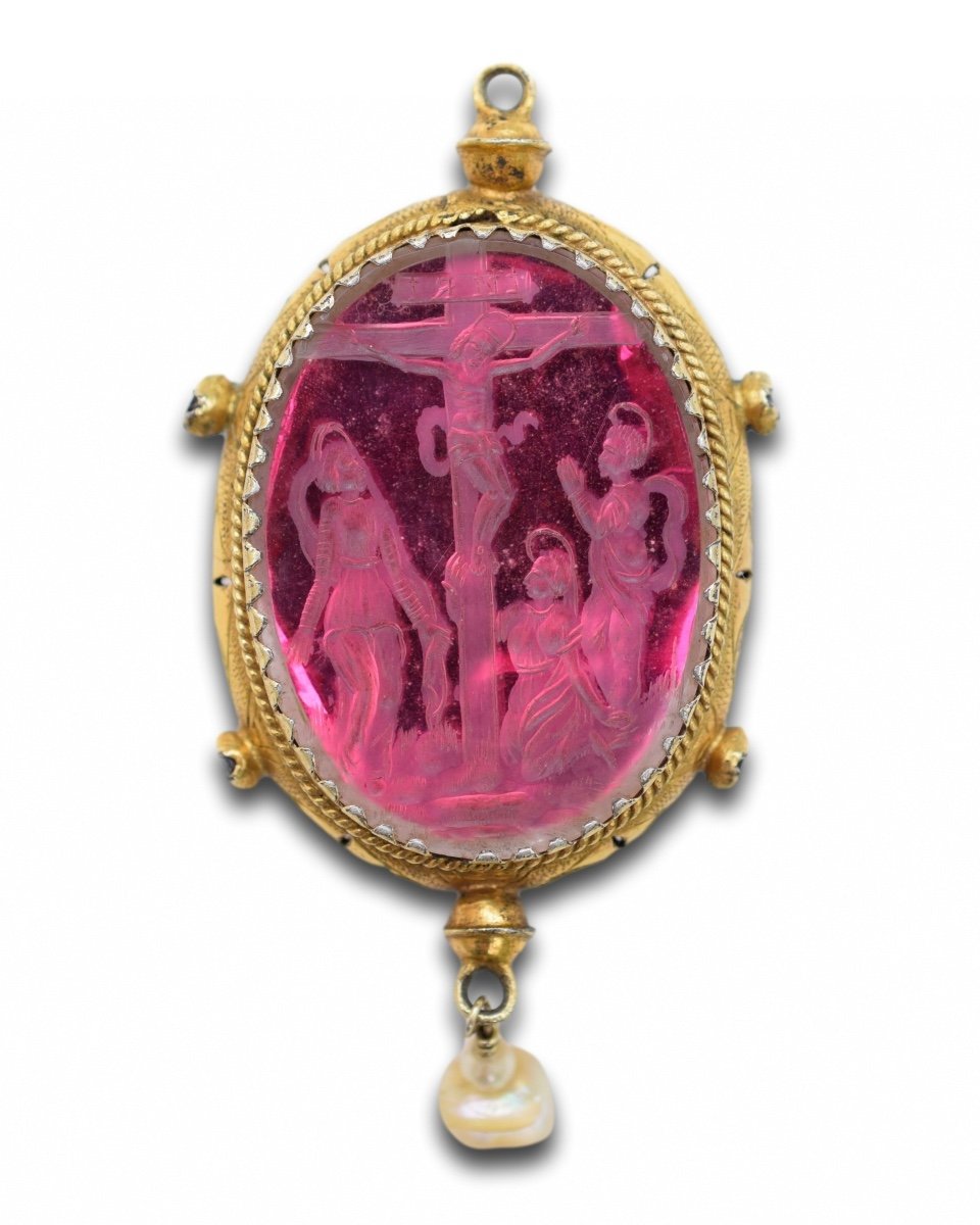 Silver Gilt And Rock Crystal Verre églomisé Pendant. German, Circa. 1600.-photo-5