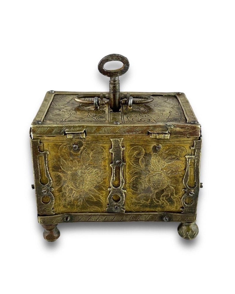 Coffret à bijoux en laiton doré à la manière de Michel ou Conradt Mann, XVIIe siècle. -photo-2
