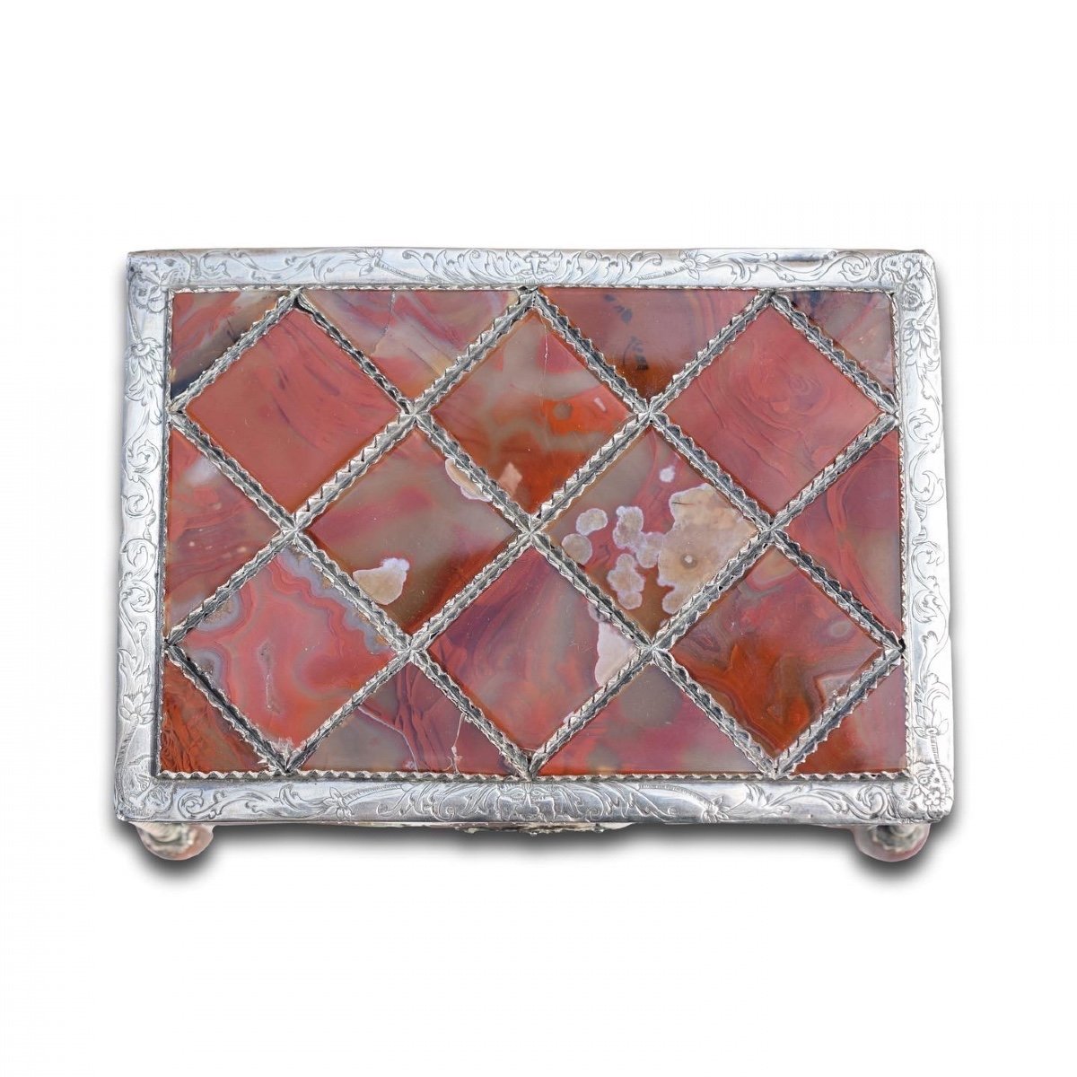 Silver Casket Set With Harlequin Panels Of Agate. German, 18th Century.-photo-6