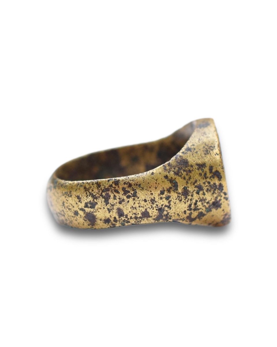 Large Bronze Merchants Ring. French, 16th Century.-photo-3