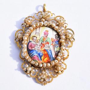 Devotional Gold Pendant With The Adoration Of The Magi. Holland, 18th Century.