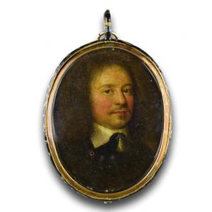 Une Miniature De Portrait d'Un Gentilhomme. Anglais, Vers 1660.  