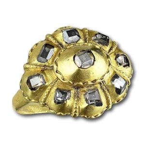 High Carat Gold And Table Cut Diamond Ring. Iberian, Late 17th Century.