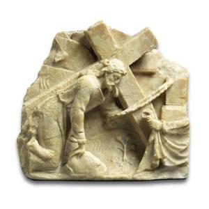 Fragmentary Alabaster Of Christ Carrying The Cross. Netherlandish, 16th Century.