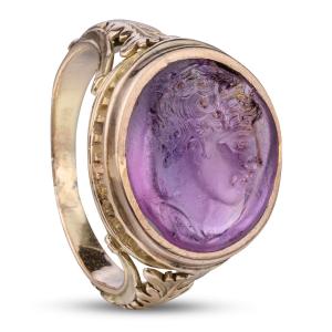 Intaille grecque hellénistique en améthyste représentant un jeune homme, bague en or du XIXe 