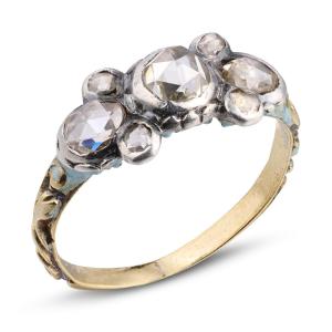 Bague en diamant taille rose et émail bleu. Angleterre, vers 1680-1700.