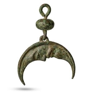 Bronze Moon Pendant With Anthropomorphic Face. Finland Or Gotland, 14th Century.
