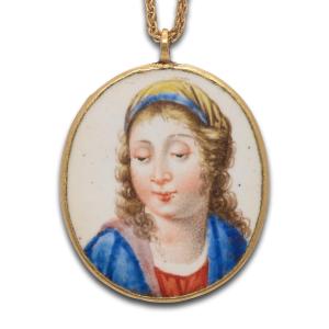 Pendentif double face en émail et or : La Vierge et le Christ. France, XVIIe siècle.