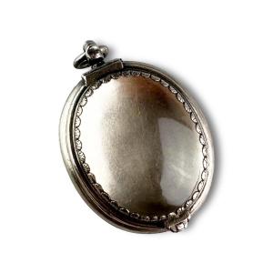 Pendentif Médaillon Double Face En Argent Et Cristal De Roche. Français, Fin Du XVIIe Siècle.
