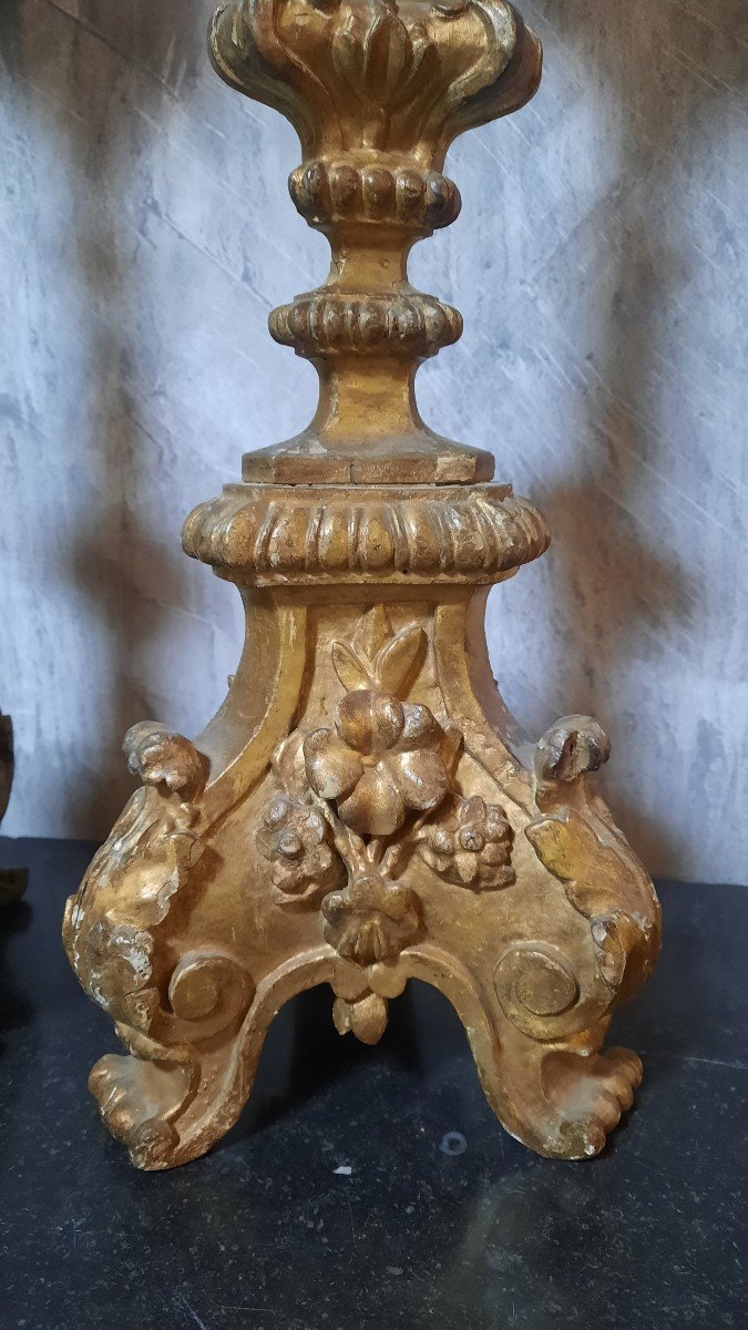 Pair Of 18th Century Italian Gilt Carved Wood Candlesticks -photo-2