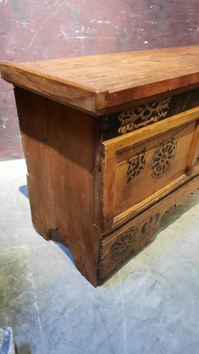 Mountain Chest In Waxed Pine -photo-2