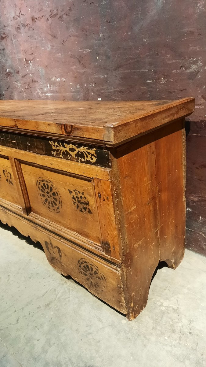 Mountain Chest In Waxed Pine -photo-3