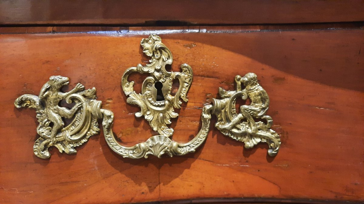 18th Century Chest Of Drawers With Its Bronze "hares And Monkeys"-photo-2