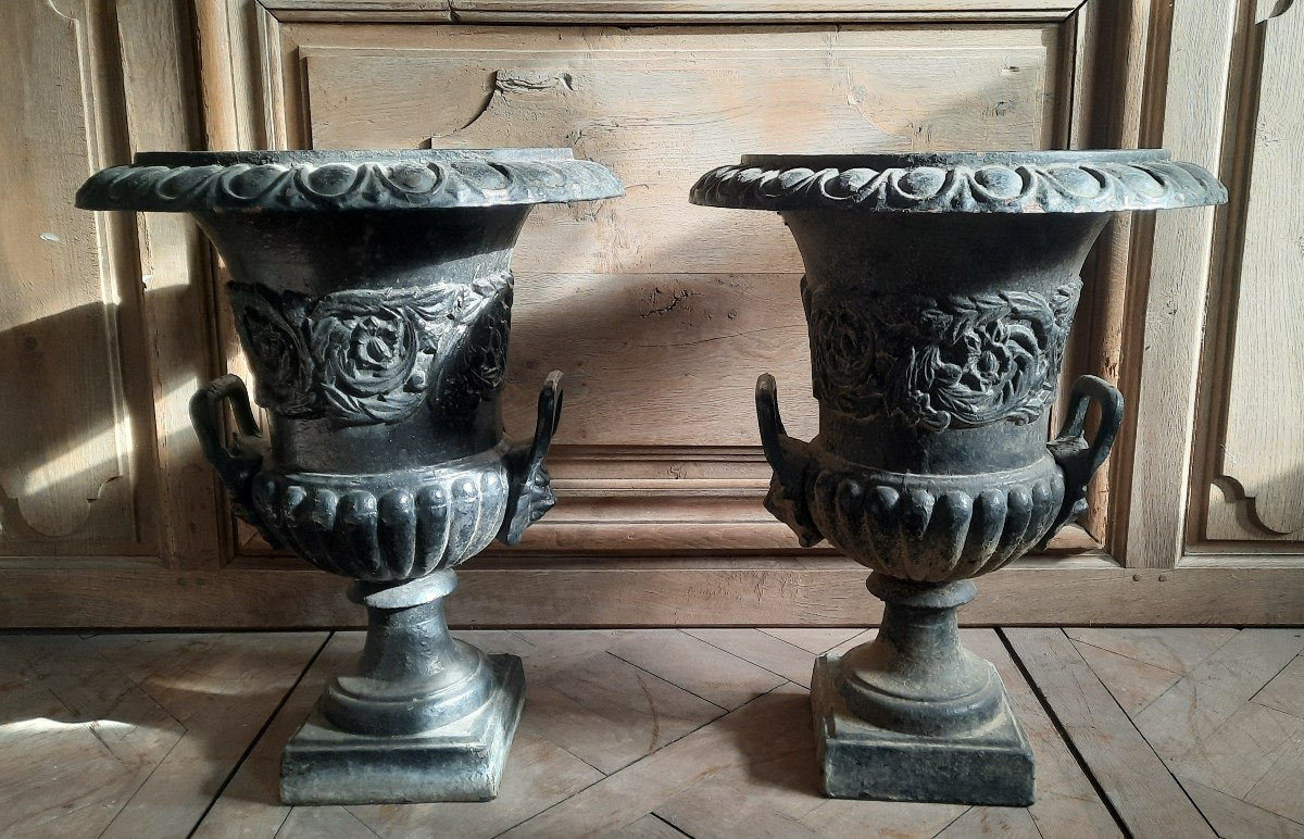 Paire de Vasques Medicis en fonte 