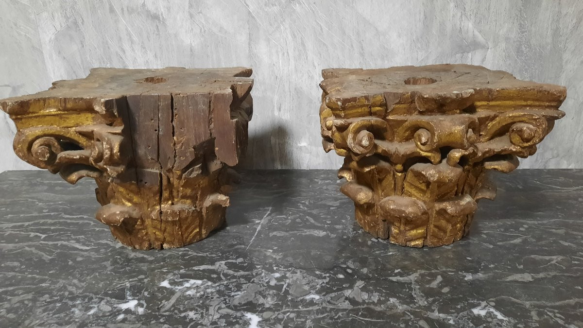 Pair Of Corinthian Capitals In Gilded Carved Wood, Dating From The 18th Century -photo-4