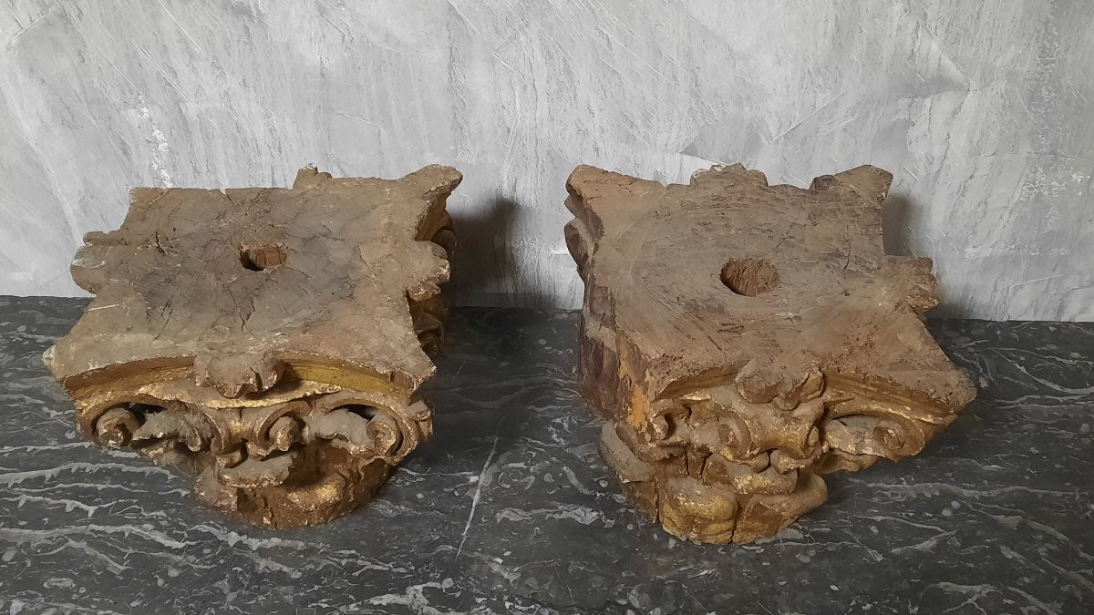 Pair Of Corinthian Capitals In Gilded Carved Wood, Dating From The 18th Century -photo-2