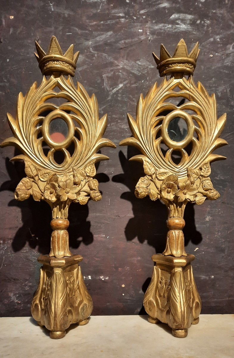 Paire d'ostensoirs en bois et stück doré 19ème siècle 