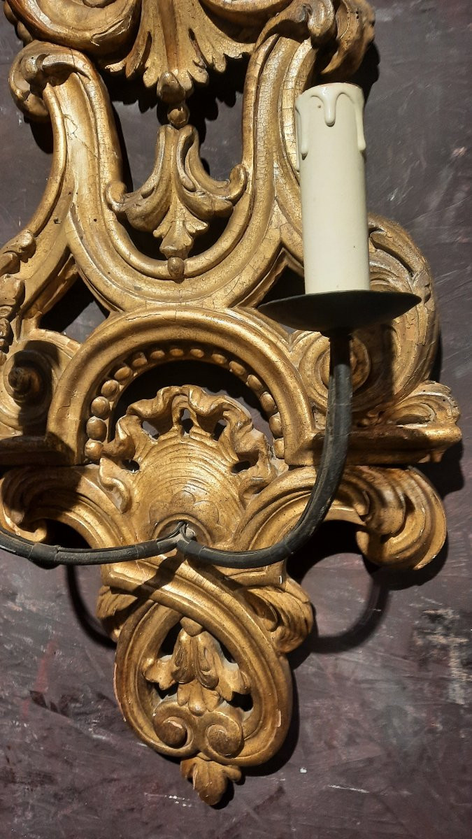 Paire d'appliques en bois sculpté de style Louis xv -photo-2