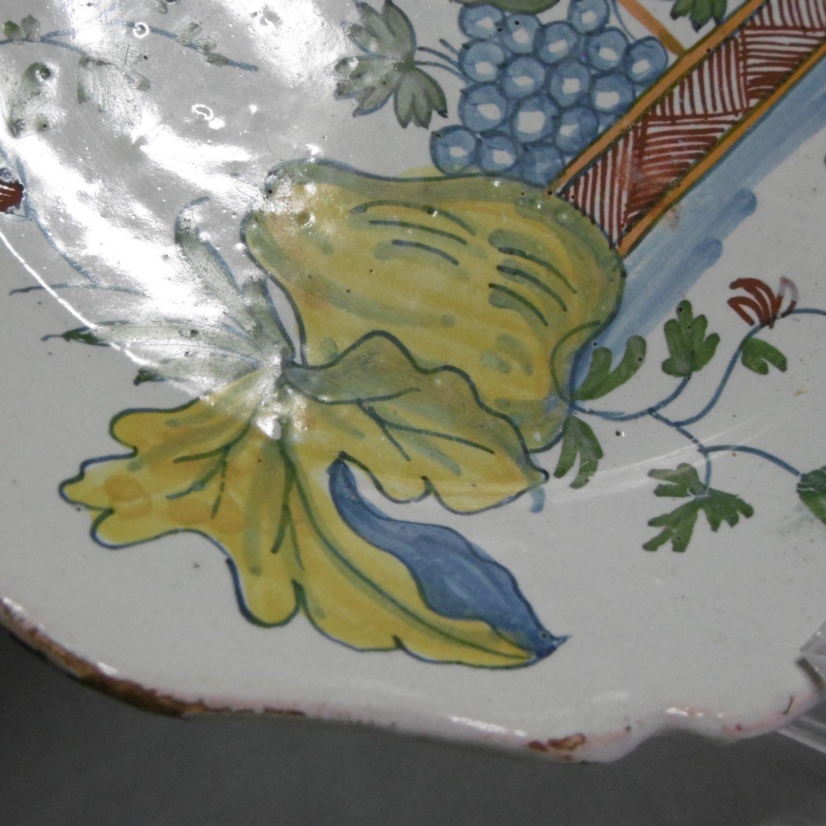 Earthenware From La Rochelle / Nevers Plate With Yellow Pear From The Eighteenth Century-photo-3