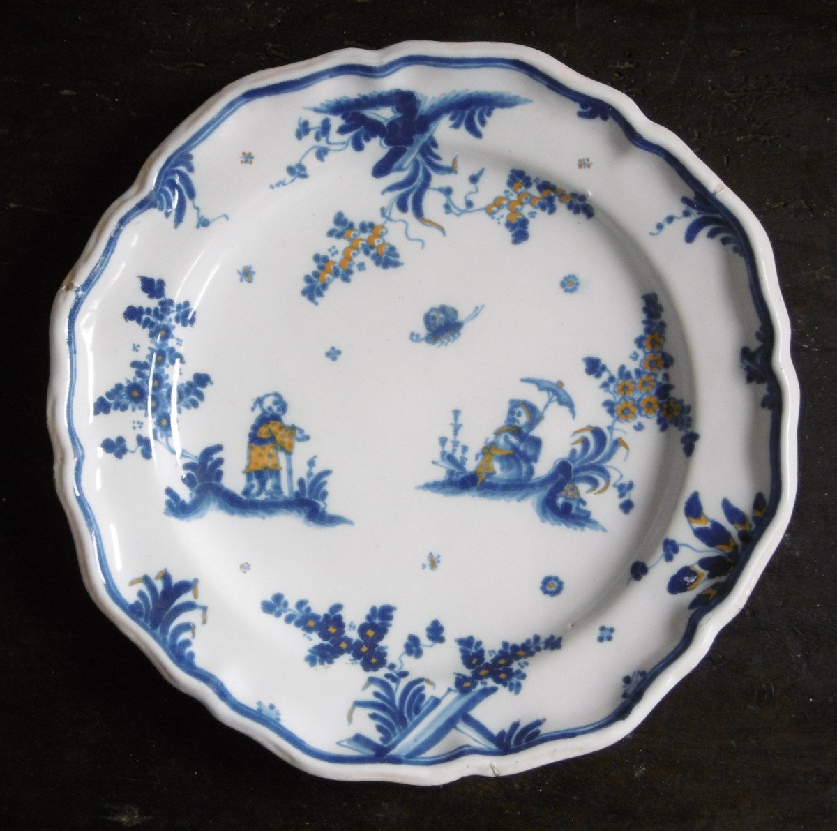 Faience de  Marseille  Leroy Assiette Au Chinois Debut Du XVIIIème Siecle