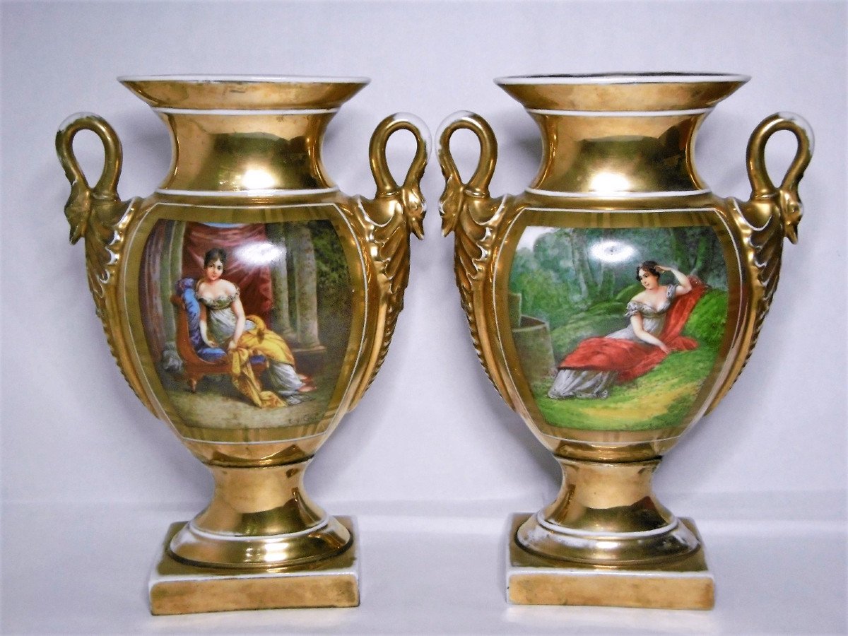 Paire de  Vases En Porcelaine De Paris Empire figurant l'Imperatrice Josephine & Pauline Bonaparte  d'Epoque XIXéme