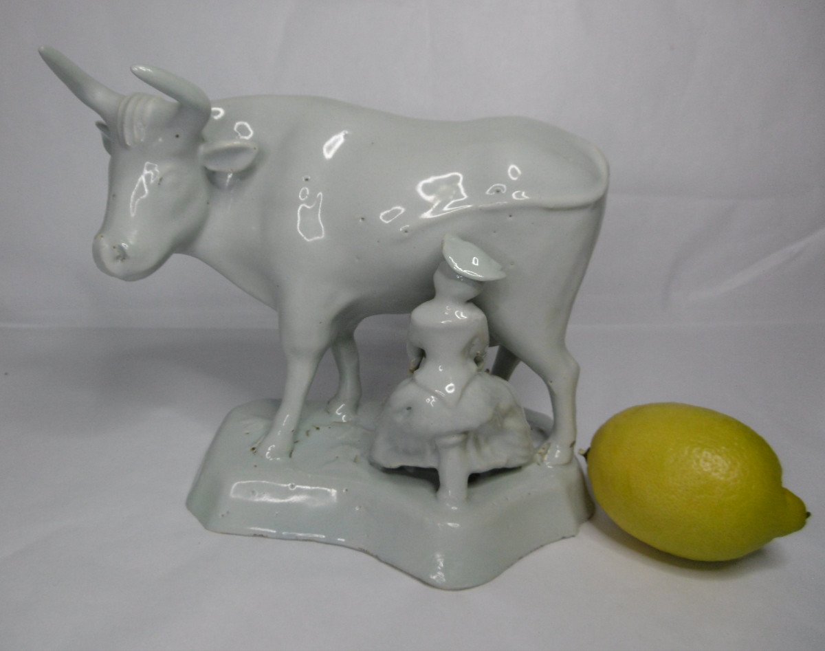 Faience From Delft Group The Milkmaid And Her Cow From The 18th Century