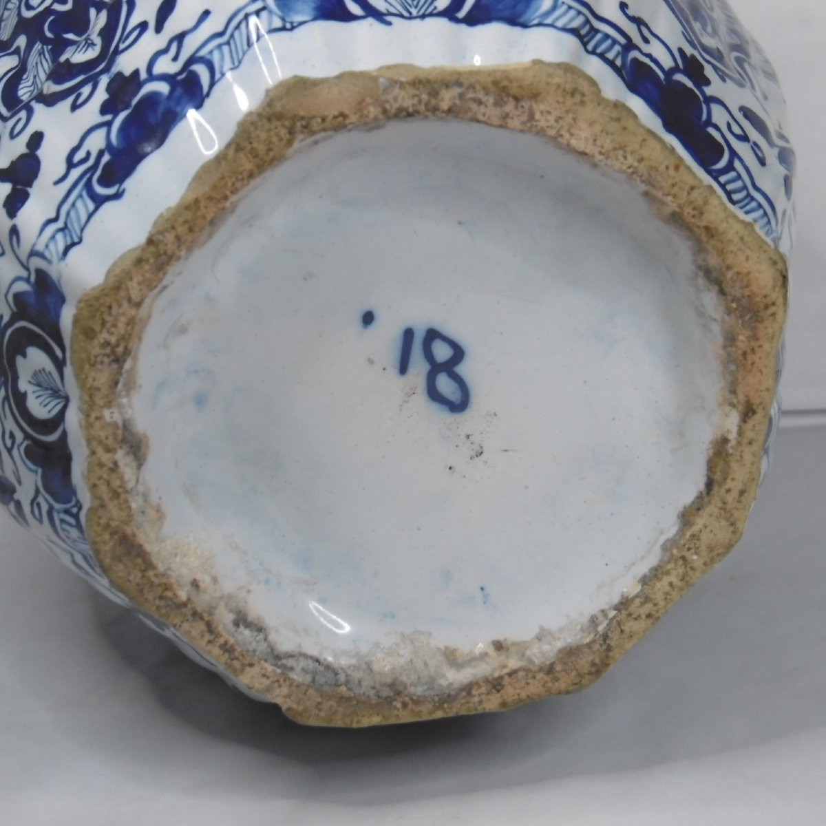 FAIENCE DE DELFT VASE A DECOR CACHEMIRE D'EPOQUE XVIIIéme SIECLE,marque-photo-1