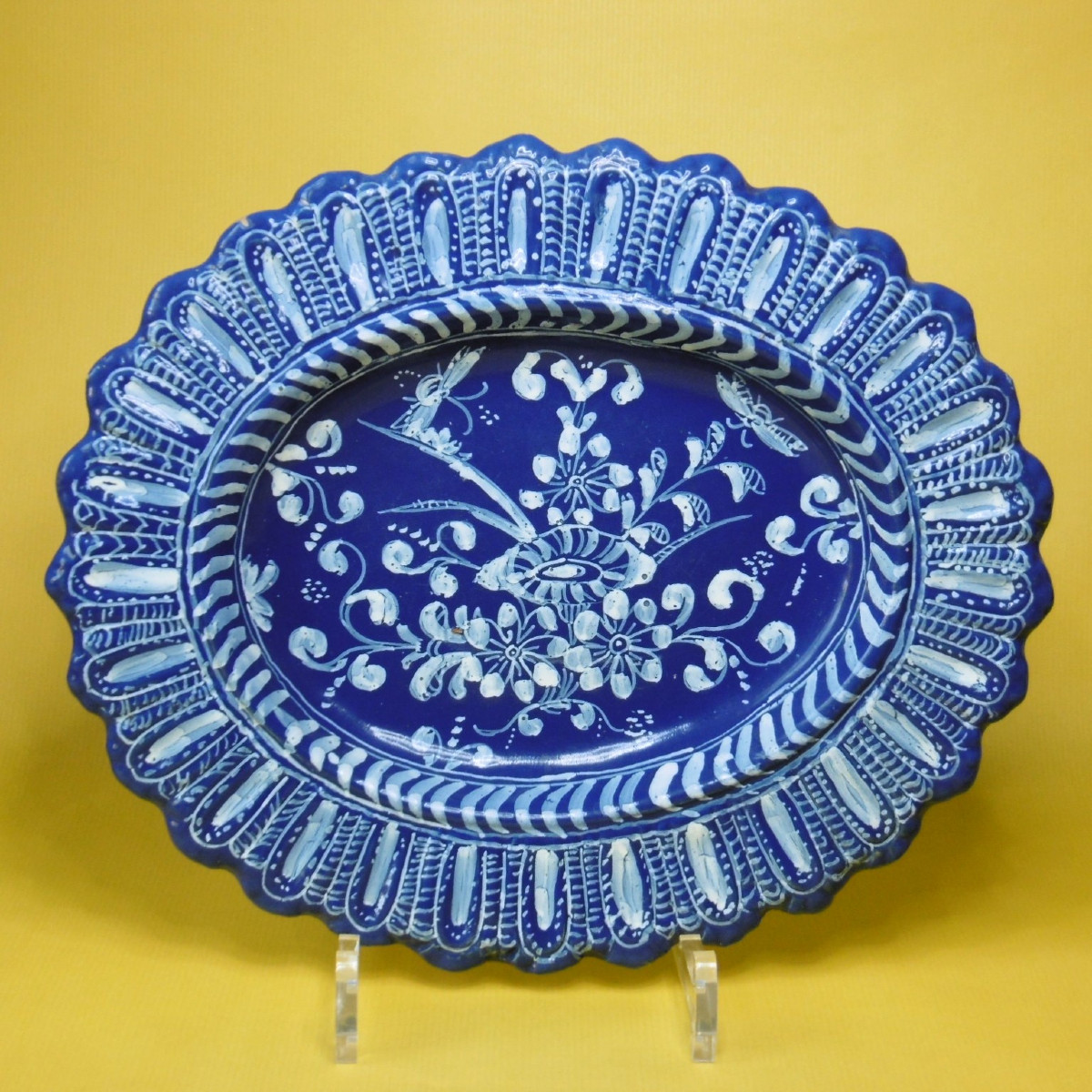 PLAT EN FAIENCE DE NEVERS A FOND BLEU PERSAN D'EPOQUE XVIIéme ex.sim.musée Nevers