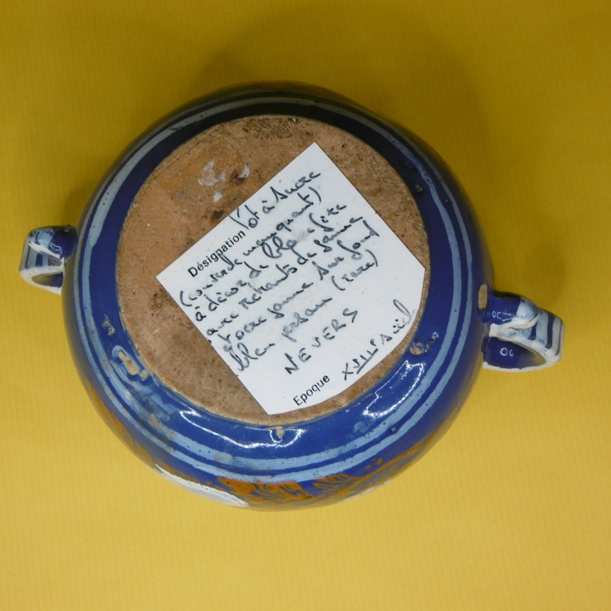 FAIENCE  DE NEVERS PETIT POT A FOND BLEU PERSAN XVIIéme SIECLE-photo-1