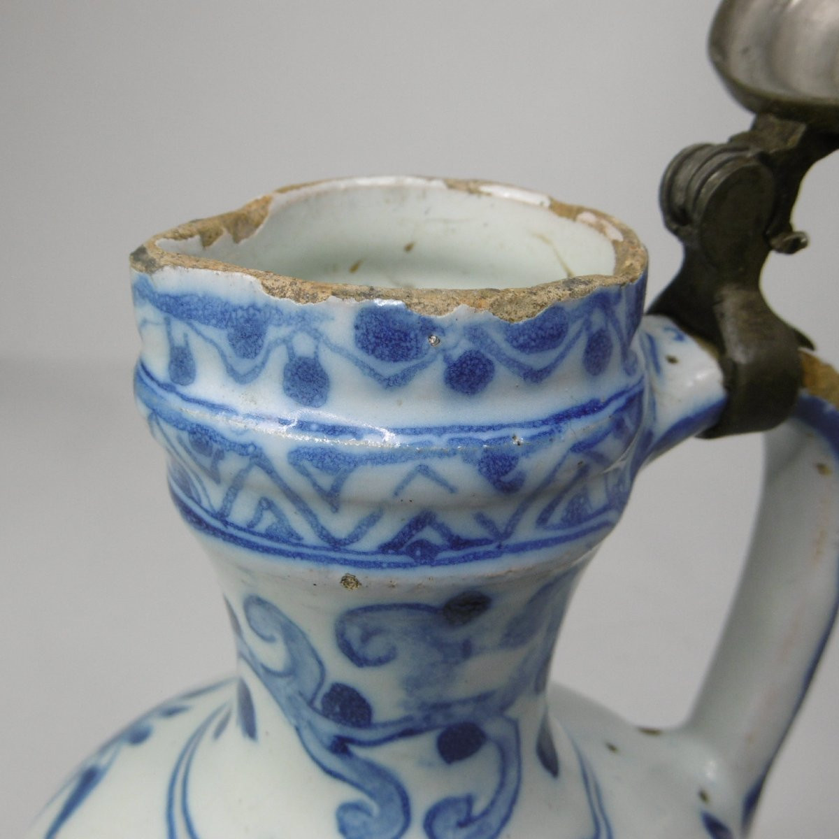 FAIENCE DE DELFT PETIT PICHET VERS 1630-1650-photo-2