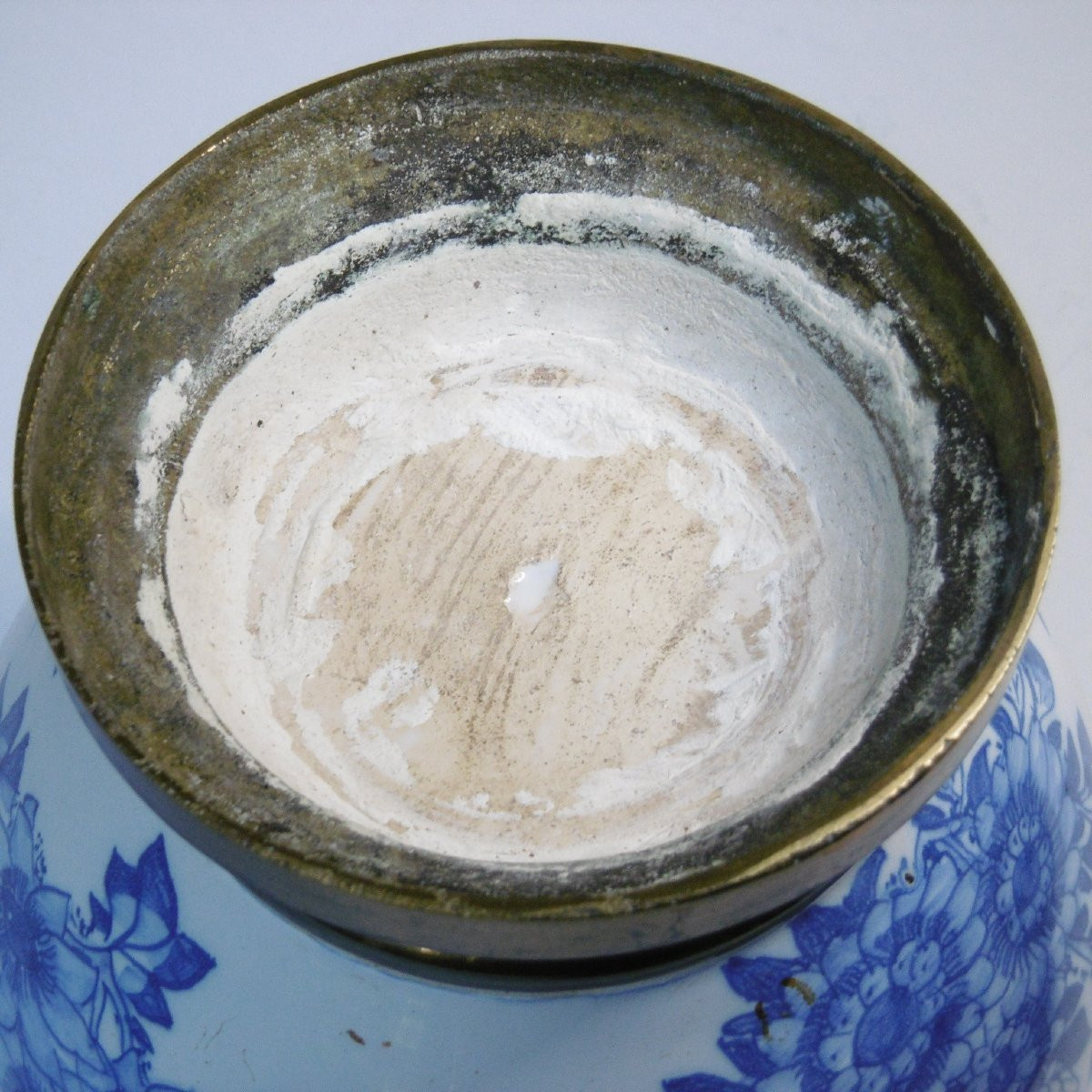 Delft Fireware XVIIth Century Vase Mounted In Bronze-photo-1