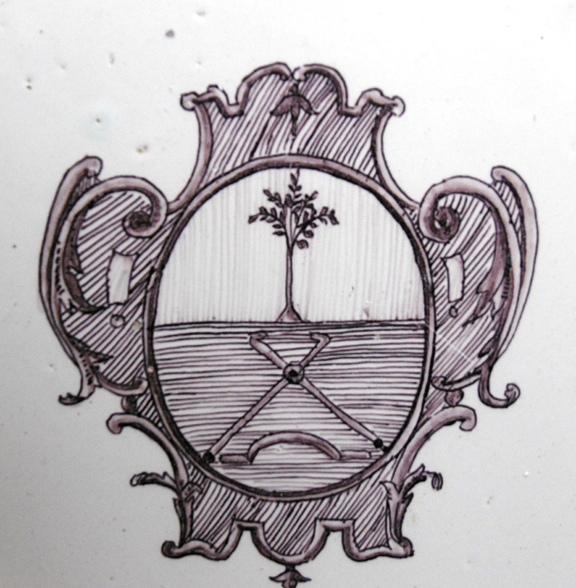 ASSIETTE ARMORIEE EN FAIENCE DU MIDI XVIIIéme SIECLE-photo-2