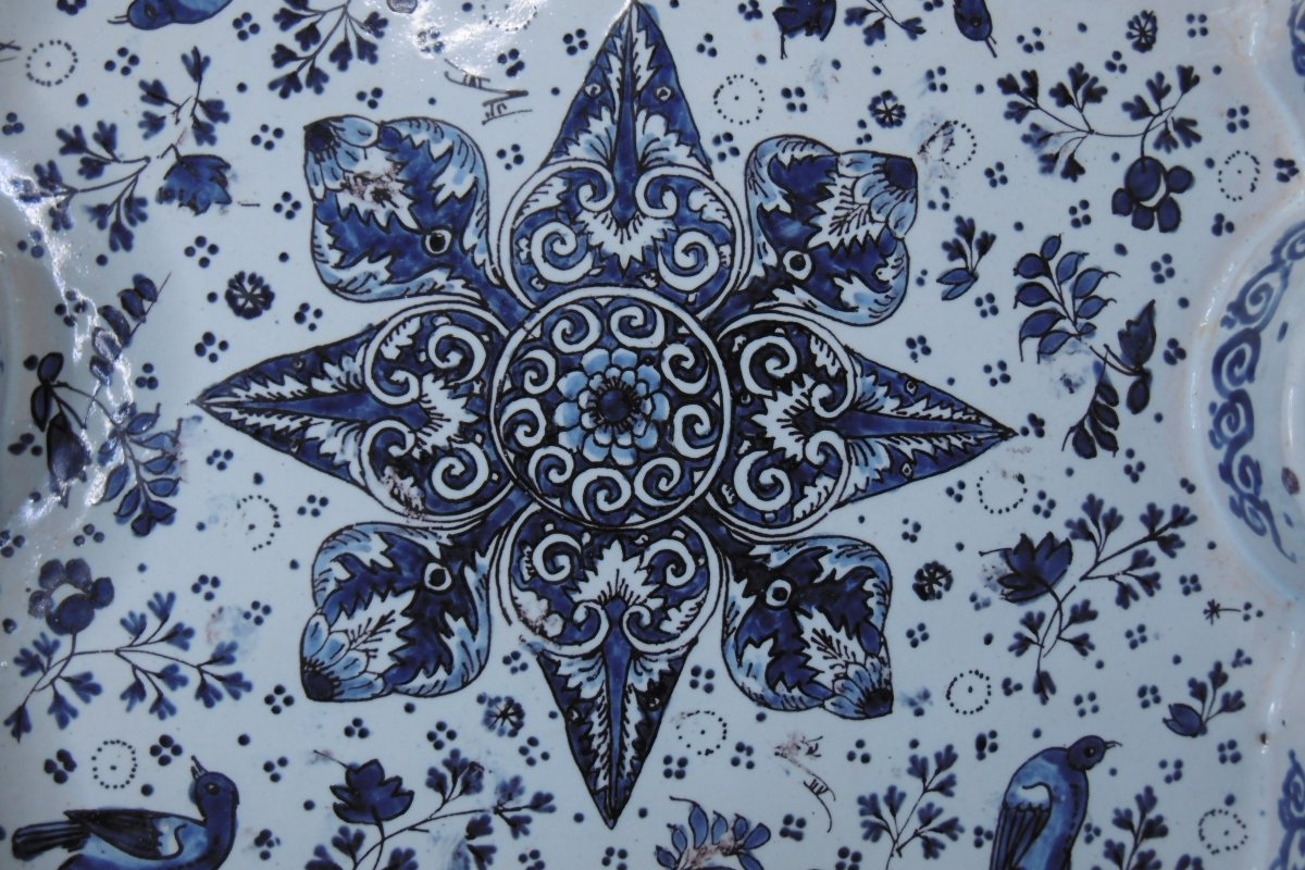 FAIENCE DE SAINT CLOUD OU PARIS  SURTOUT DE TABLE TRIPODE D'EPOQUE XVIIIéme SIECLE-photo-3