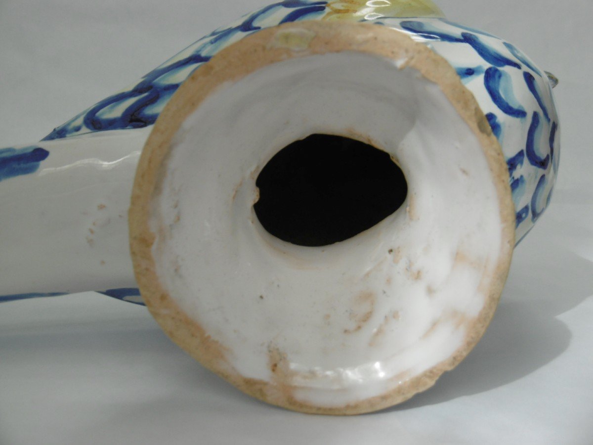 Faience Of Nevers Pigeon Of Ridge A Compendiario Period End XVII Beginning XVIIIth Century-photo-1