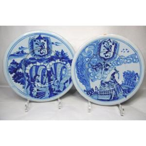 Pair Of Armored Plates With Biblical Decor In Nevers Faience, 17th Century